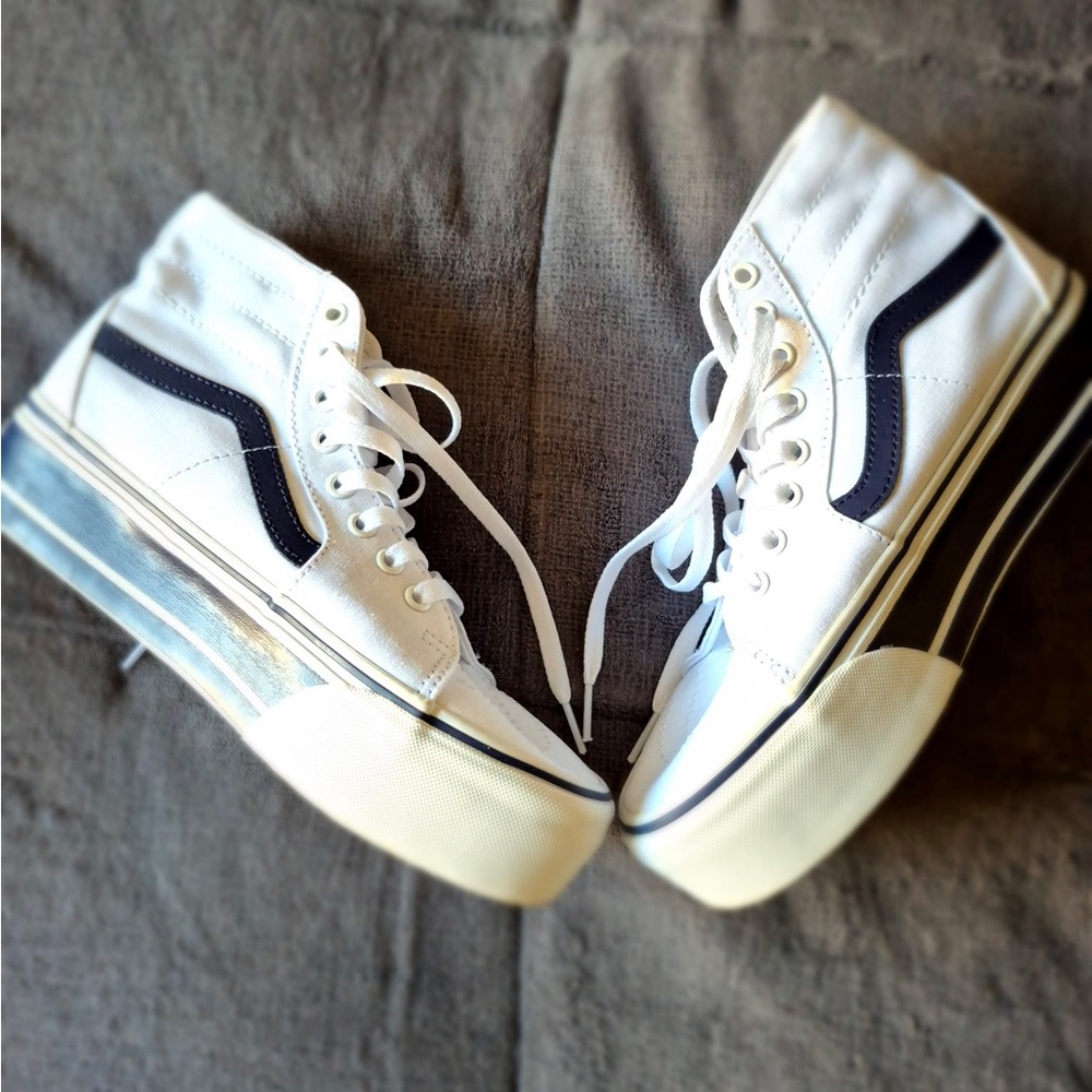 Vans Women's White and Blue High-Top Sneakers